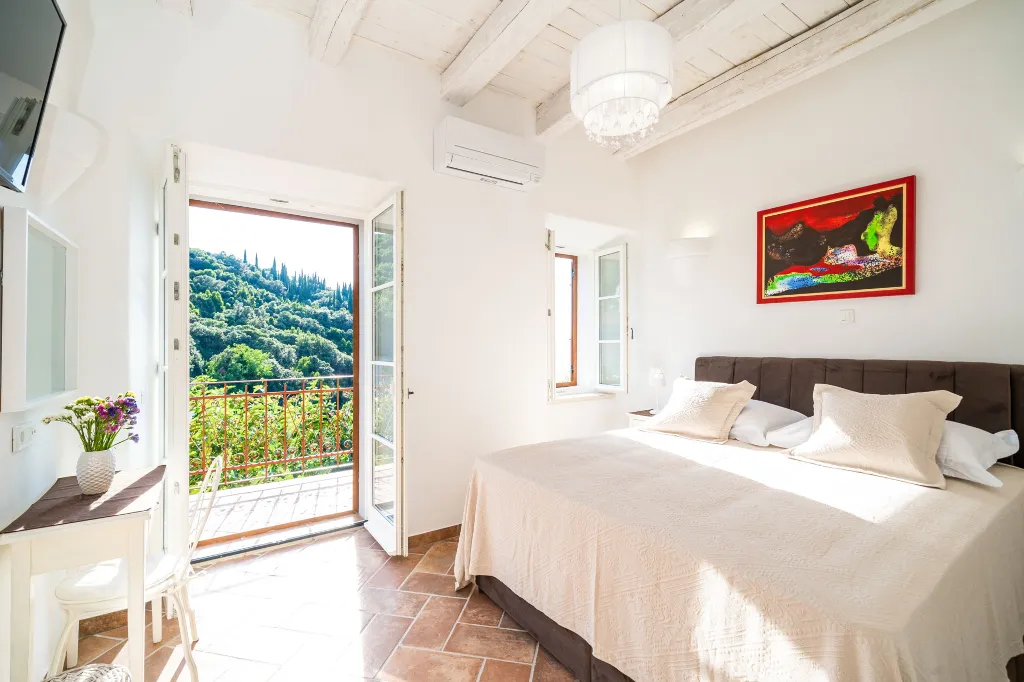 Seaside Infinity Villa with Private Estate, Molunat