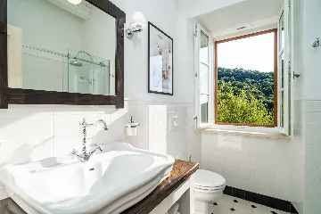 Seaside Infinity Villa with Private Estate, Molunat