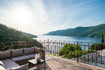 Seaside Infinity Villa with Private Estate, Molunat