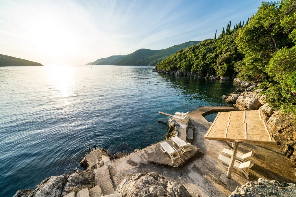 Seaside Infinity Villa with Private Estate, Molunat