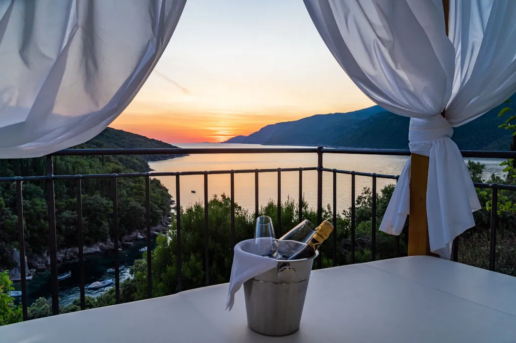 Seaside Infinity Villa with Private Estate, Molunat
