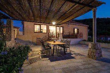 Seaside Infinity Villa with Private Estate, Molunat