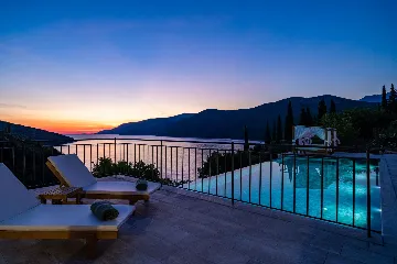 Seaside Infinity Villa with Private Estate, Molunat