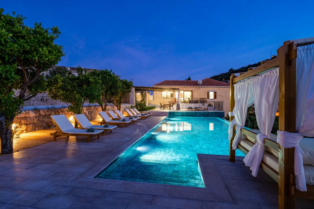 Seaside Infinity Villa with Private Estate, Molunat