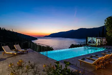 Seaside Infinity Villa with Private Estate, Molunat