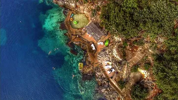 Seaside Infinity Villa with Private Estate, Molunat