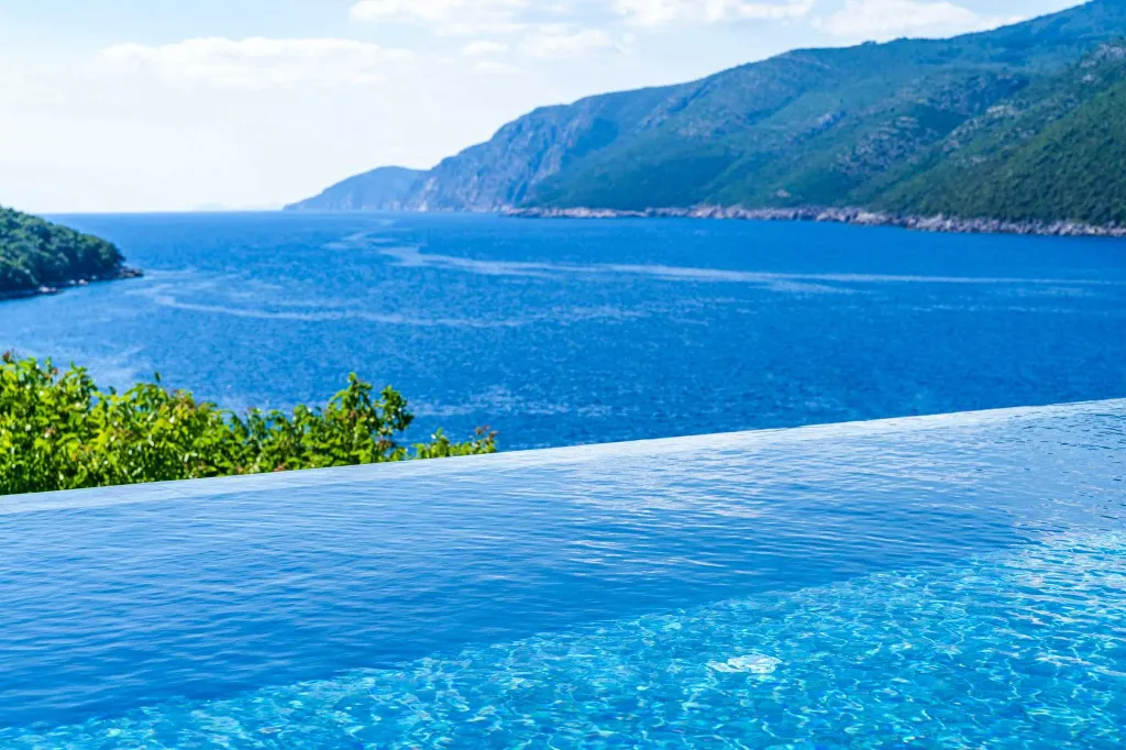 Seaside Infinity Villa with Private Estate, Molunat