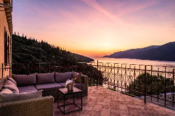 Seaside Infinity Villa with Private Estate, Molunat