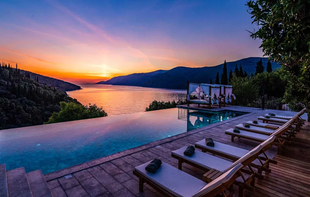 Seaside Infinity Villa with Private Estate, Molunat