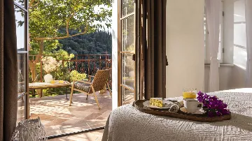 Seaside Infinity Villa with Private Estate, Molunat