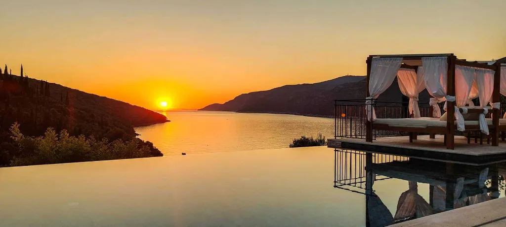 Seaside Infinity Villa with Private Estate, Molunat