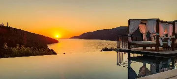 Seaside Infinity Villa with Private Estate, Molunat