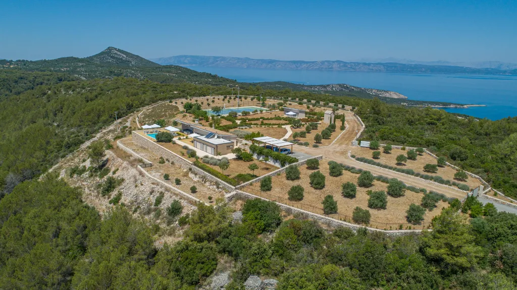 Spacious Island Villa with Pool in Hvar