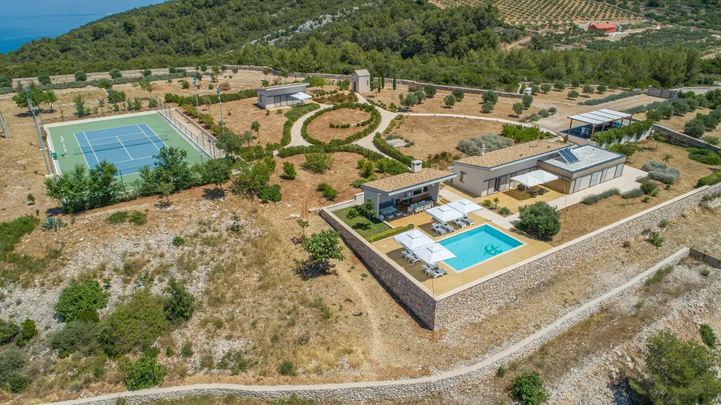 Spacious Island Villa with Pool in Hvar
