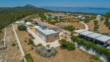 Spacious Island Villa with Pool in Hvar