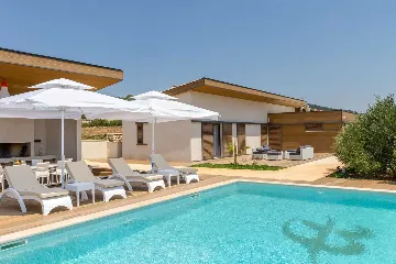 Spacious Island Villa with Pool in Hvar