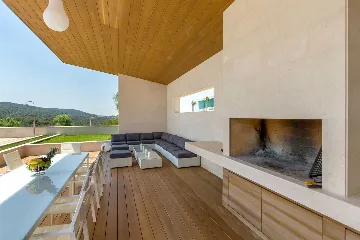 Spacious Island Villa with Pool in Hvar