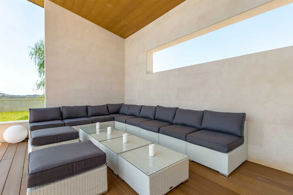 Spacious Island Villa with Pool in Hvar