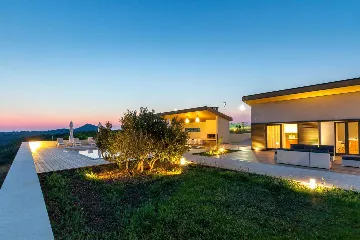 Spacious Island Villa with Pool in Hvar