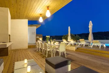 Spacious Island Villa with Pool in Hvar