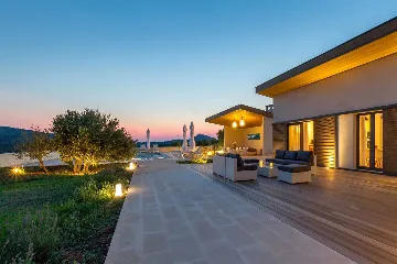 Spacious Island Villa with Pool in Hvar