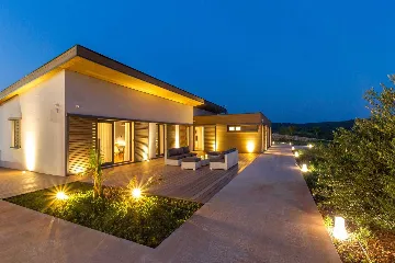 Spacious Island Villa with Pool in Hvar