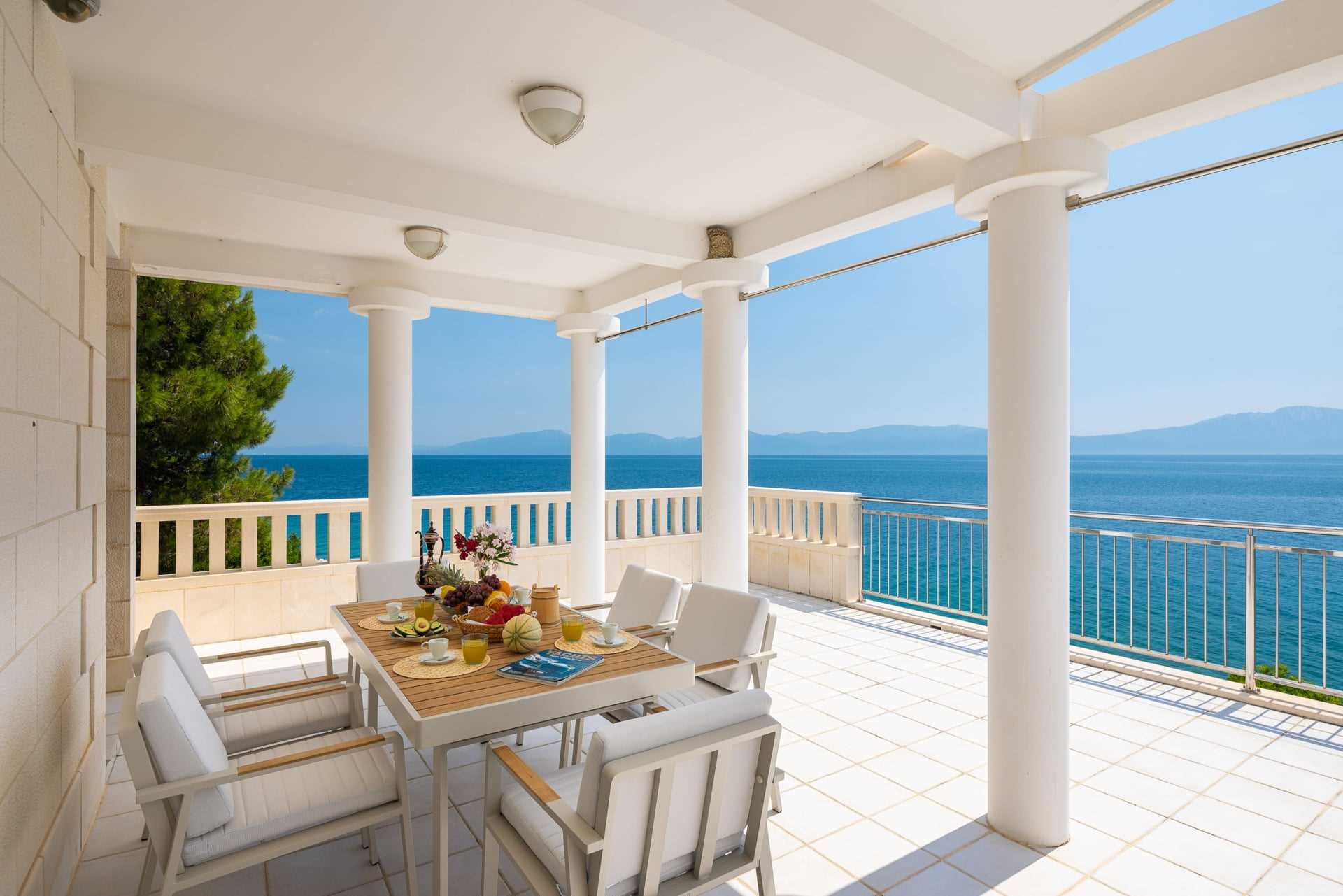 Beachfront Villa Shades of Summer