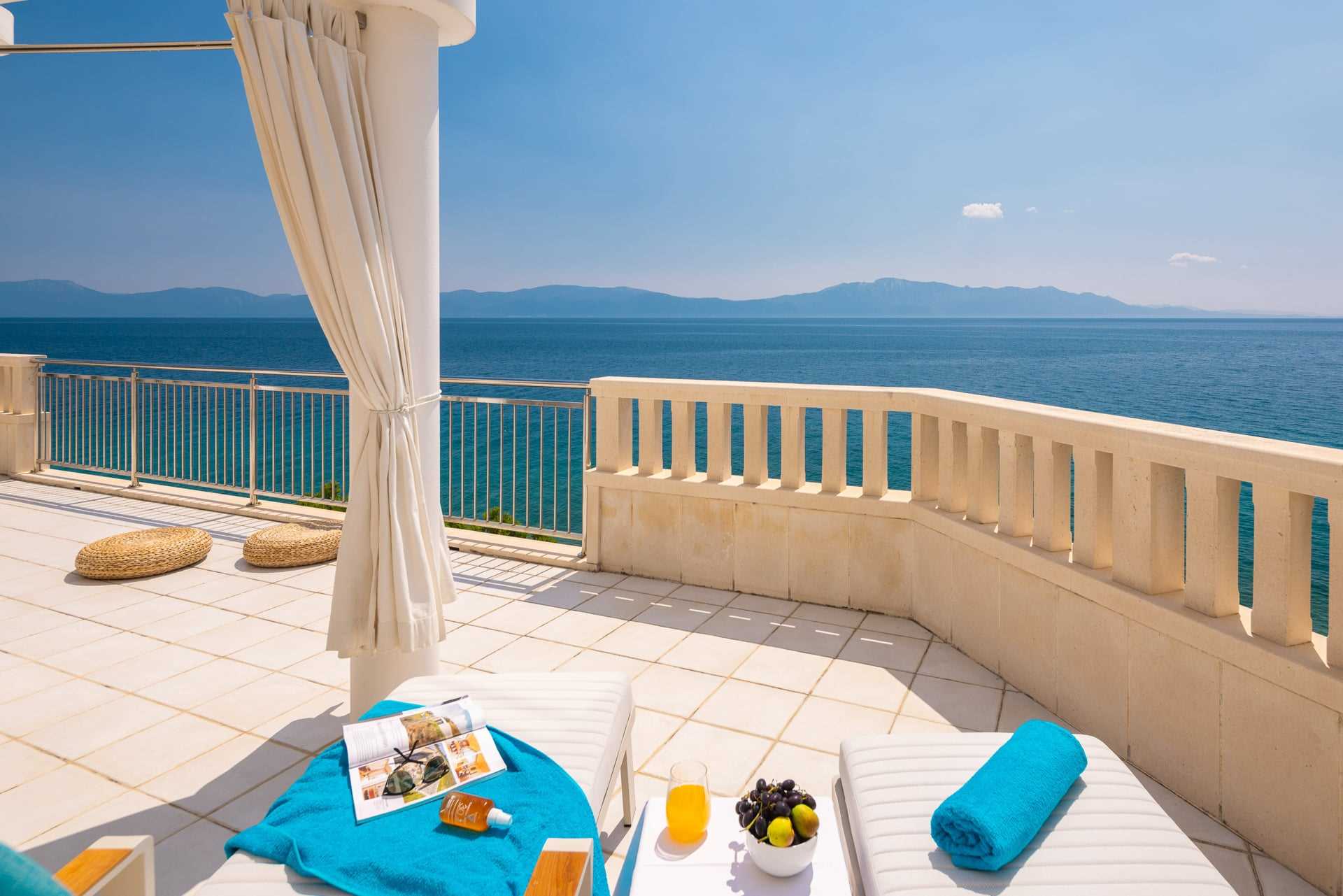 Beachfront Villa Shades of Summer