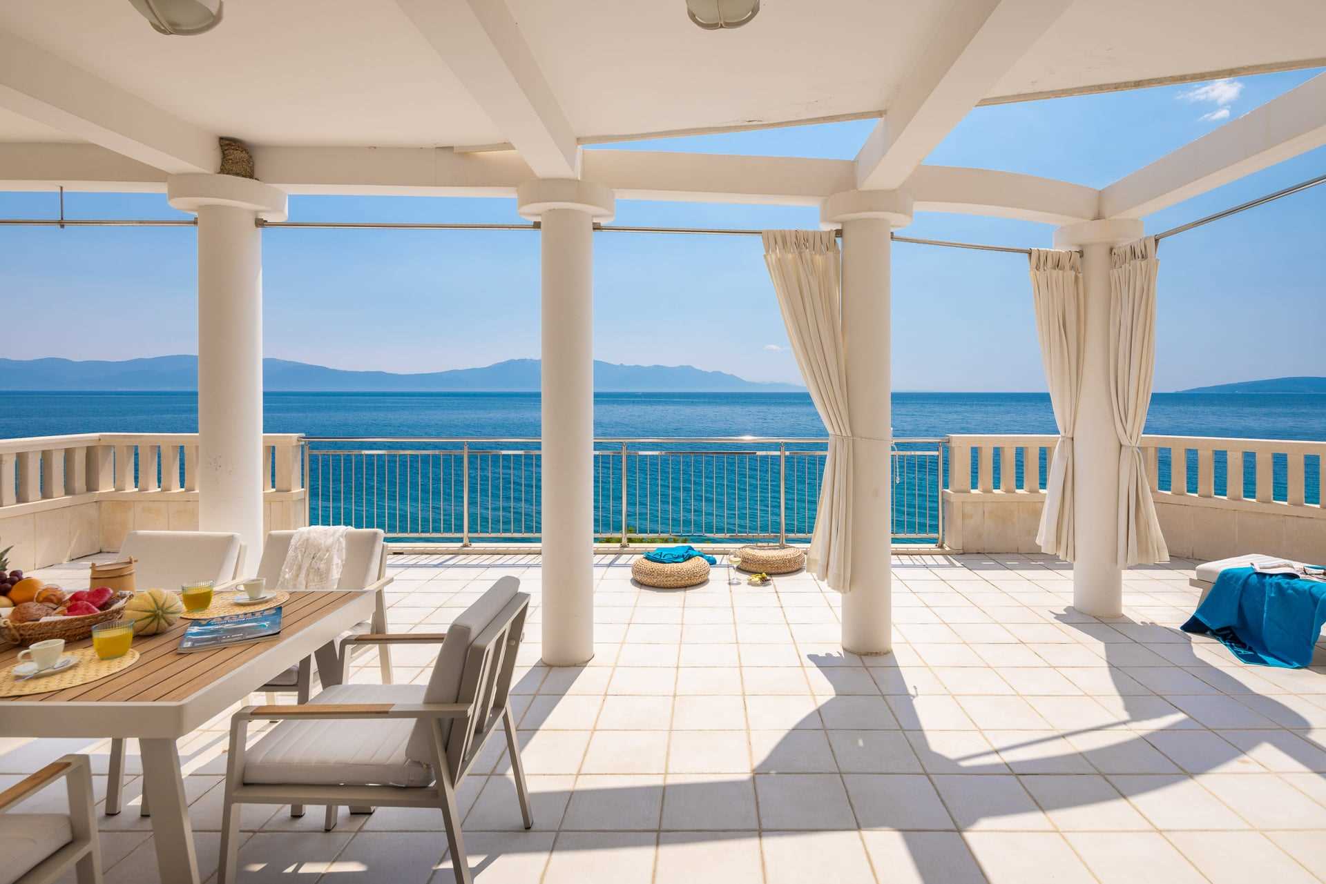 Beachfront Villa Shades of Summer