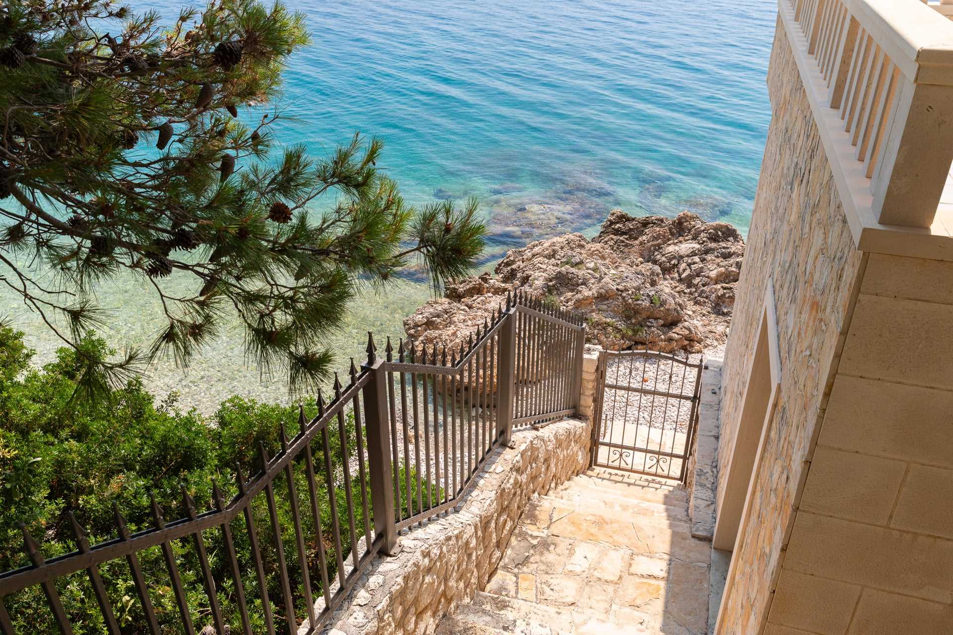 Beachfront Villa Shades of Summer