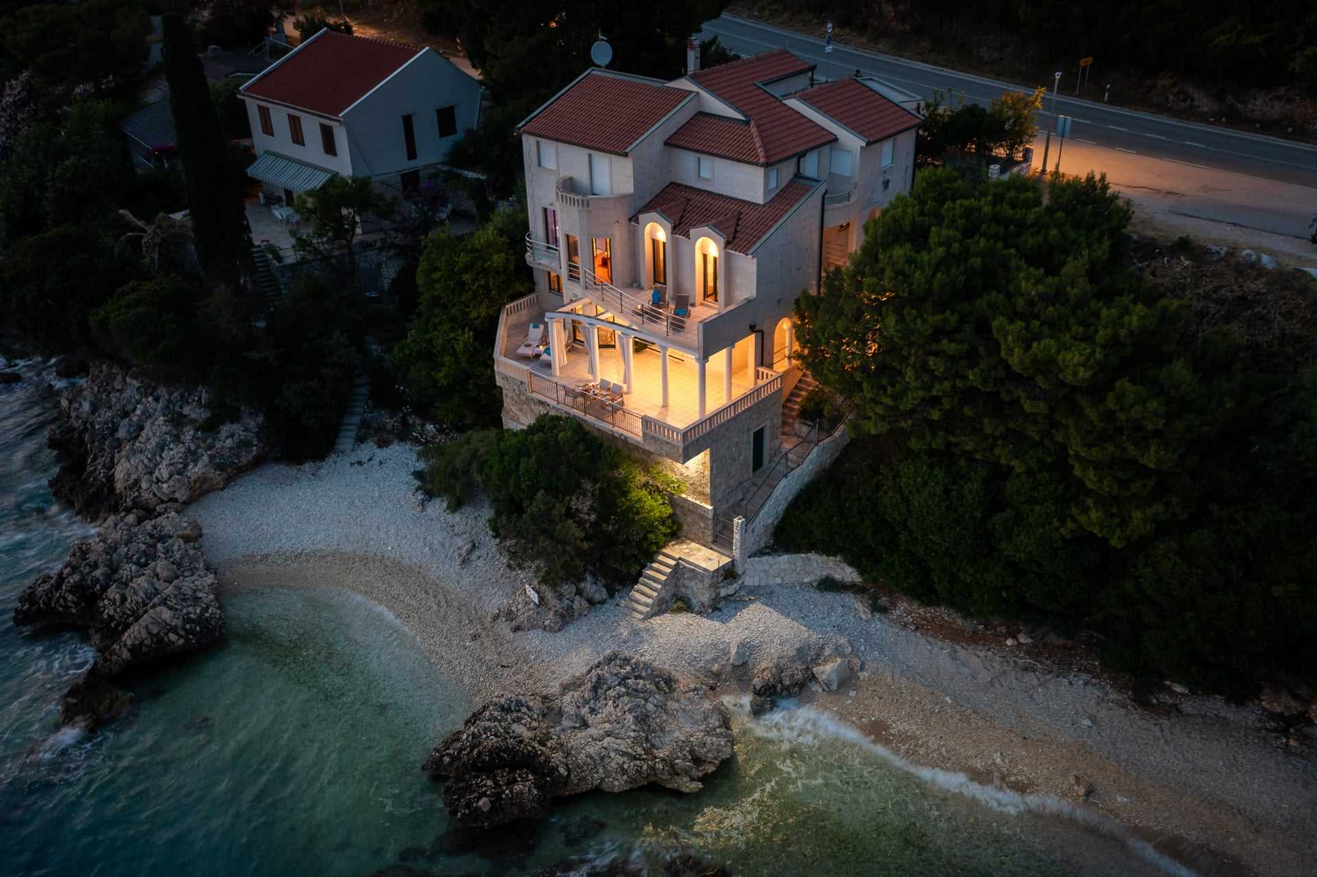 Beachfront Villa Shades of Summer