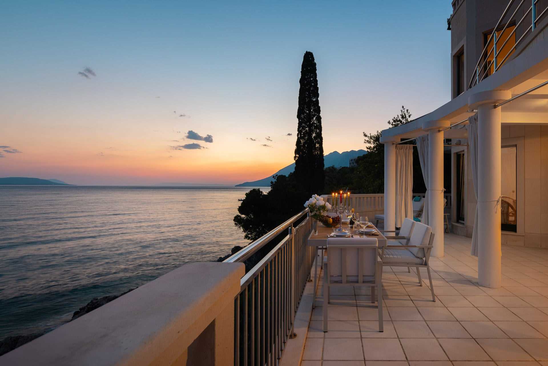 Beachfront Villa Shades of Summer