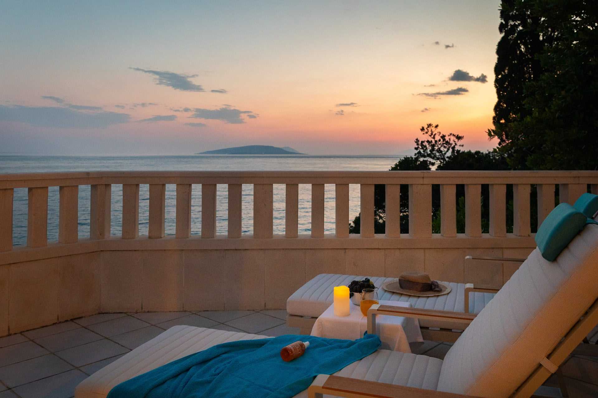 Beachfront Villa Shades of Summer