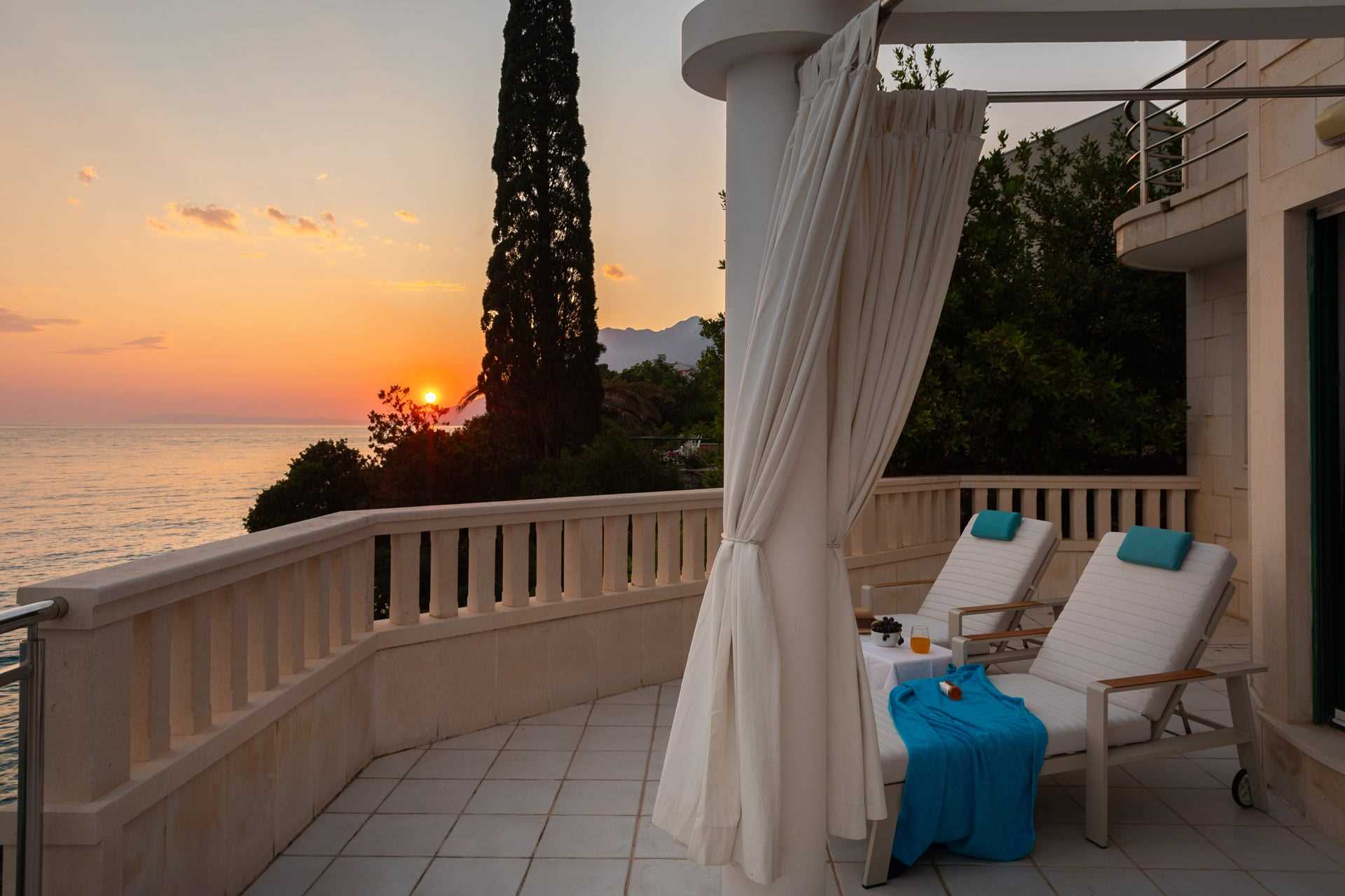 Beachfront Villa Shades of Summer