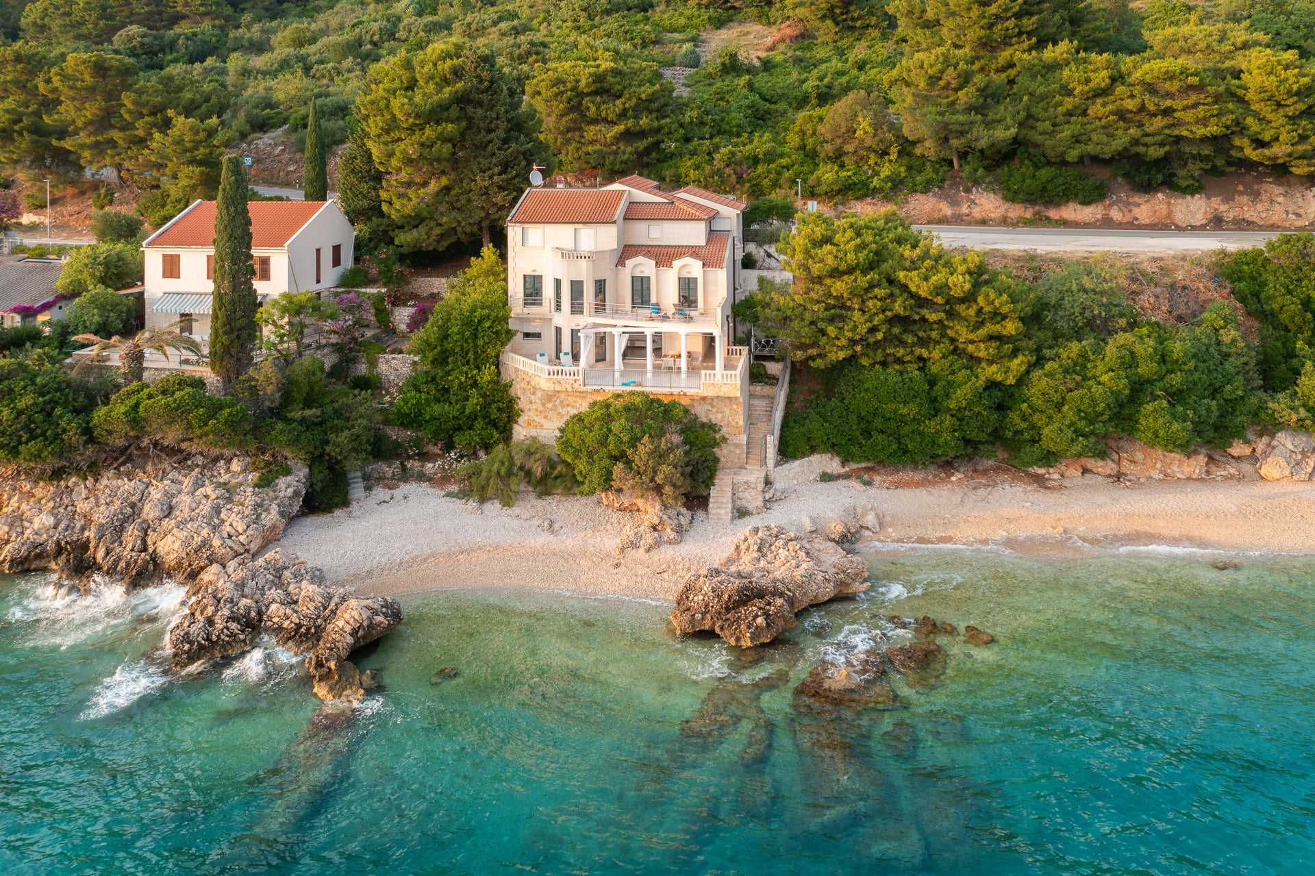 Beachfront Villa Shades of Summer