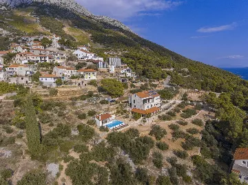 Spacious Stone Villa with Pool in Sveta Nedjelja