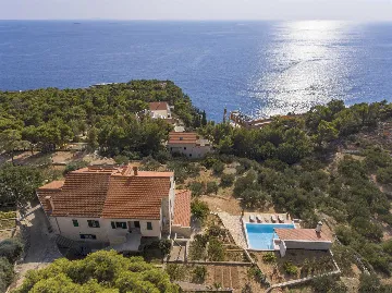 Spacious Stone Villa with Pool in Sveta Nedjelja