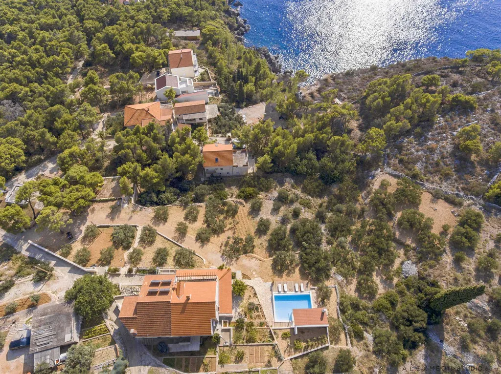 Spacious Stone Villa with Pool in Sveta Nedjelja