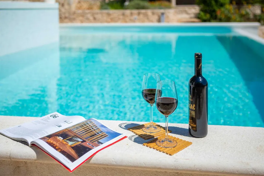 Spacious Stone Villa with Pool in Sveta Nedjelja