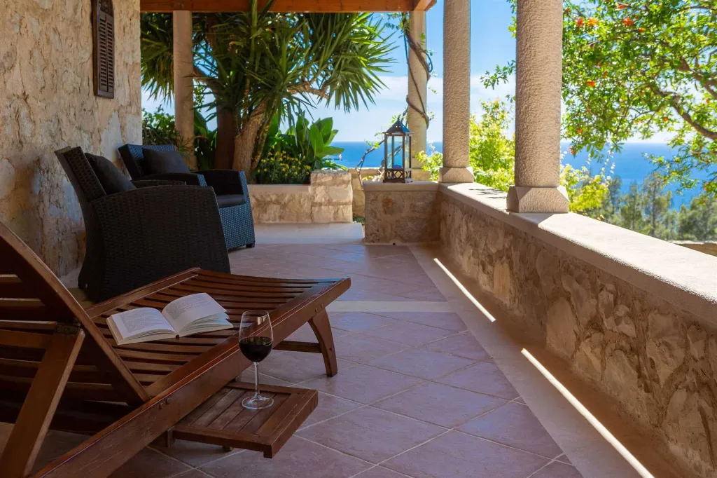 Spacious Stone Villa with Pool in Sveta Nedjelja