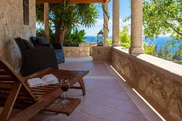 Spacious Stone Villa with Pool in Sveta Nedjelja