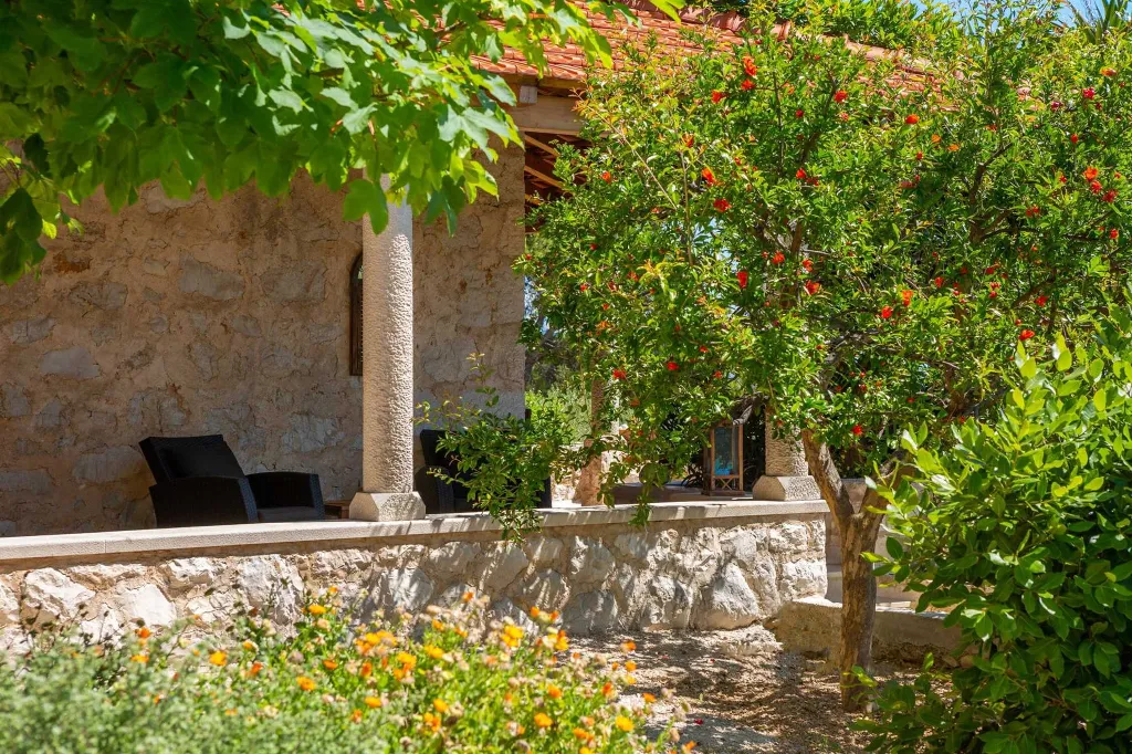Spacious Stone Villa with Pool in Sveta Nedjelja