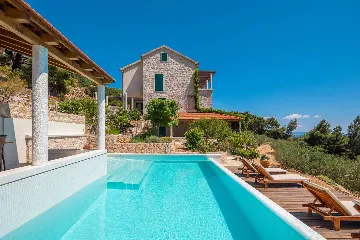 Spacious Stone Villa with Pool in Sveta Nedjelja