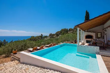 Spacious Stone Villa with Pool in Sveta Nedjelja