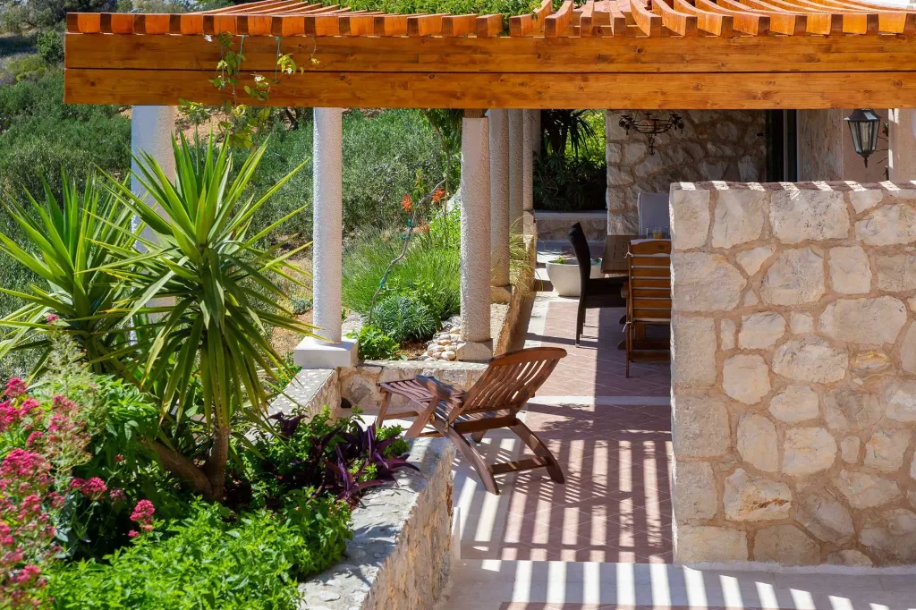 Spacious Stone Villa with Pool in Sveta Nedjelja