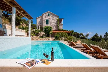 Spacious Stone Villa with Pool in Sveta Nedjelja