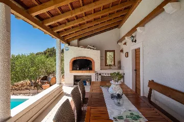 Spacious Stone Villa with Pool in Sveta Nedjelja