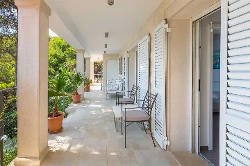 Seaside Retreat Villa with Private Pool in Hvar