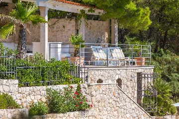 Seaside Retreat Villa with Private Pool in Hvar