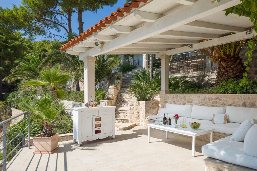 Seaside Retreat Villa with Private Pool in Hvar